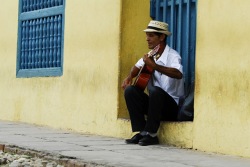 Küba'da müzik her yerde.. Kafede, barda, sokakta, evde..